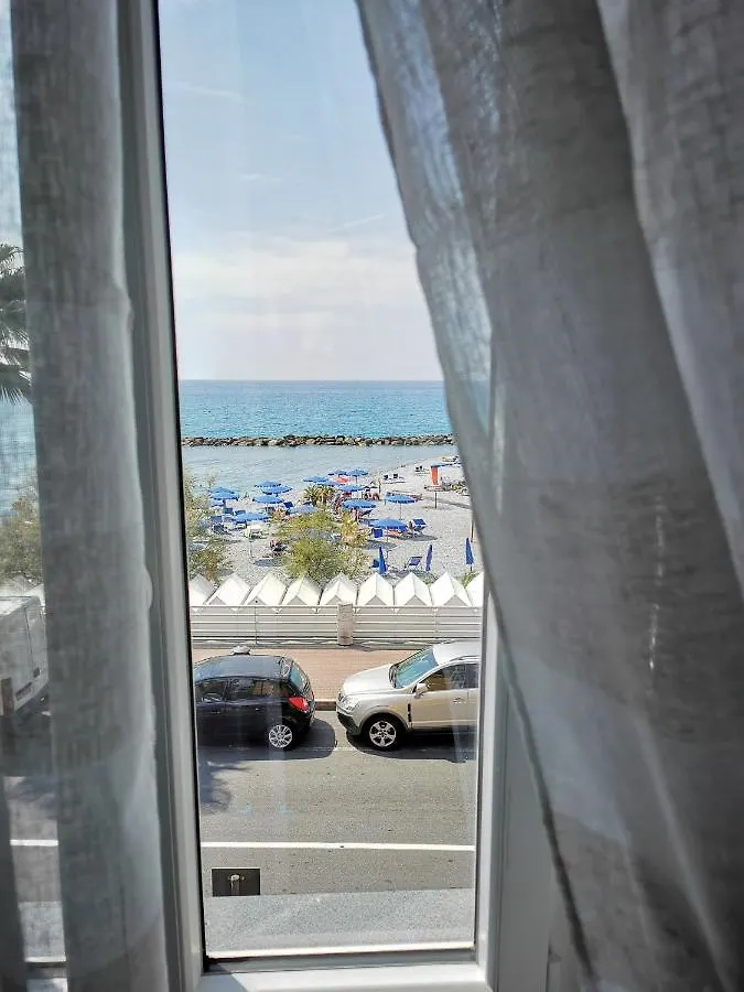 Tuffonelblu Apartment Ventimiglia 0*,